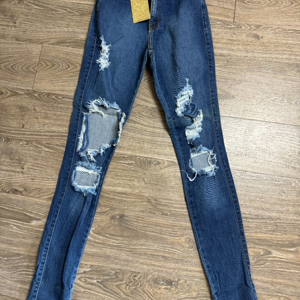 NWT Vibrant‎ M.I.U Jeans Distressed Skinny Legs High Rise Size 3 ( W 25)